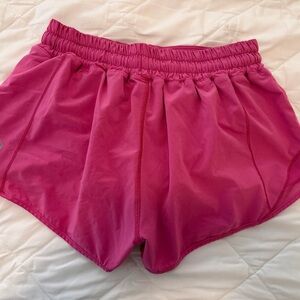 lululemon hotty hot shorts 2.5 inch
